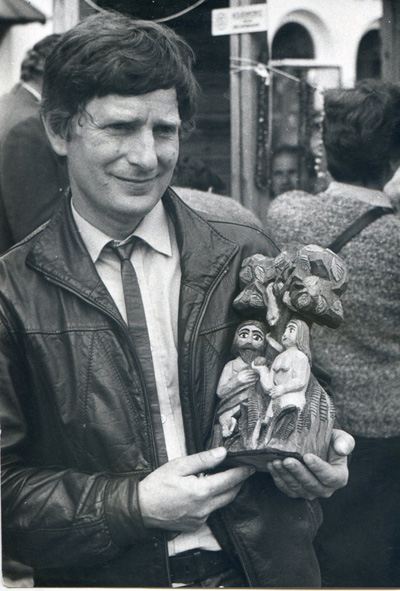 „Marzenia zaklęte w&nbsp;lipowym drzewie” – rzeźba Józefa Szypuły