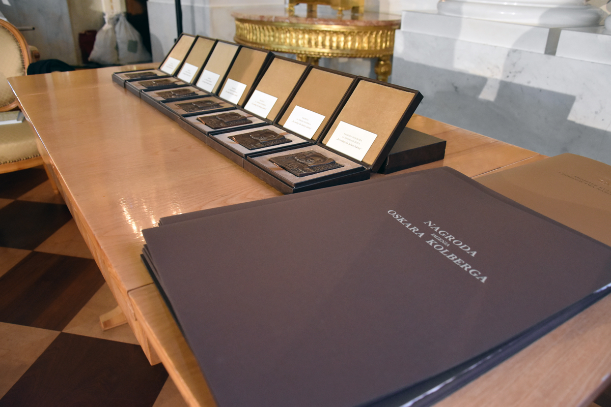 Minister kultury Piotr Gliński wręczył Nagrody im. Oskara Kolberga twórcom ludowym