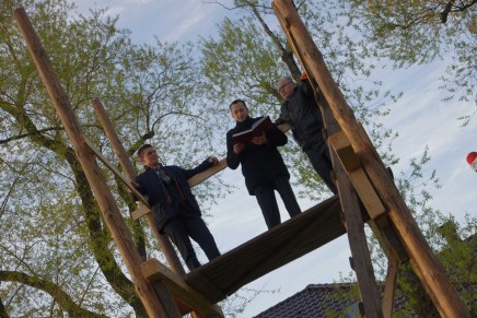 Panny z&nbsp;krytyką czyli&nbsp;185 lat tradycji przywołówek dyngusowych w&nbsp;Szymborzu [audio]