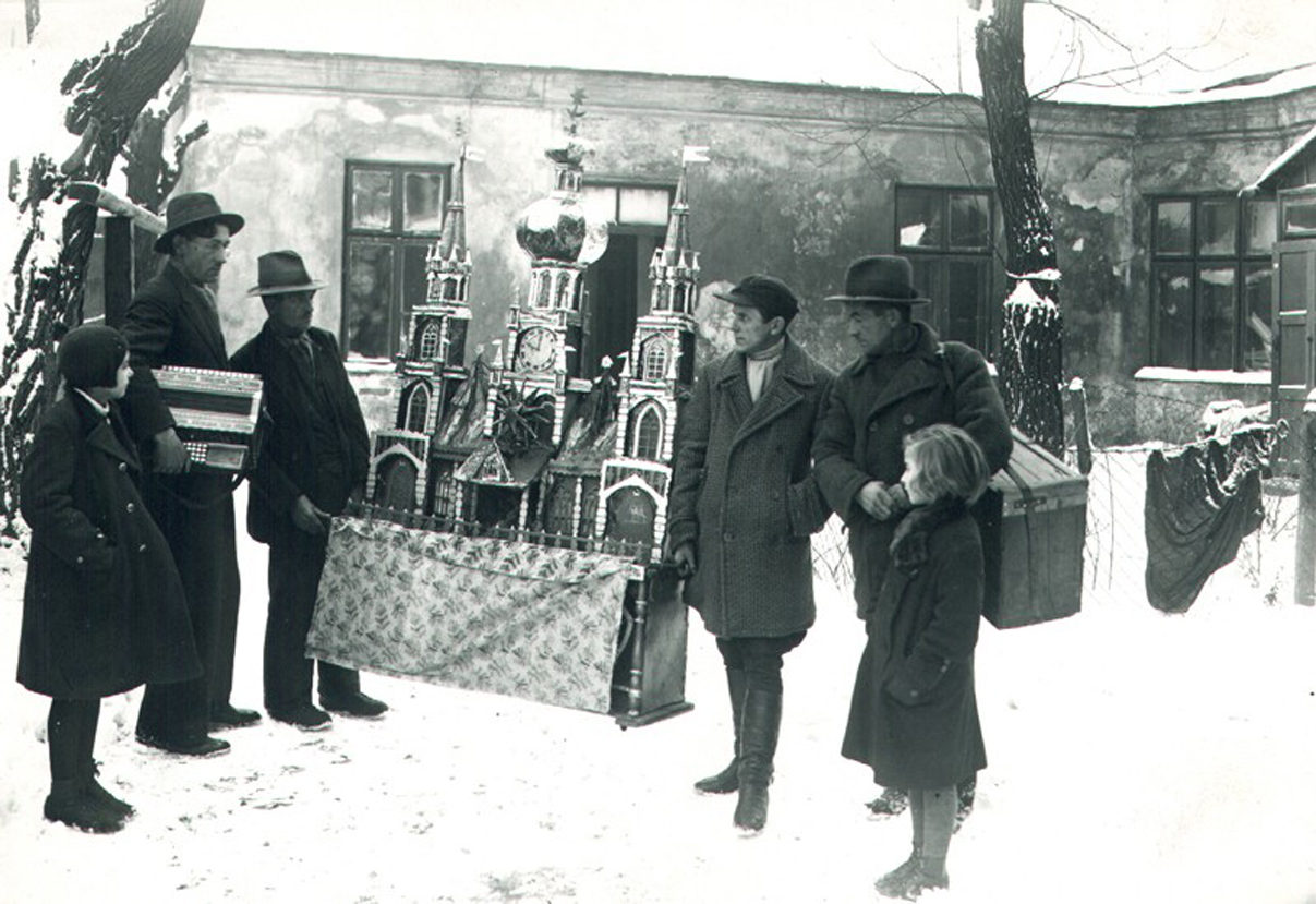 Historia szopek krakowskich i&nbsp;konkursu na&nbsp;ich budowę