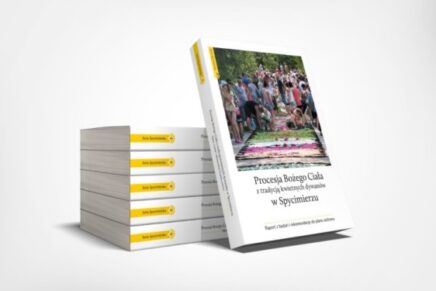 Ukazała się książka o tradycji kwietnych dywanów w Spycimierzu Ukazała się książka o tradycji kwietnych dywanów w Spycimierzu