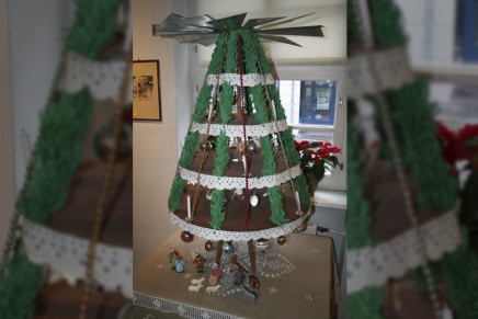 Zanim choinki stały się popularne, na Dolnych Łużycach gościły piramidy bożonarodzeniowe Zanim choinki stały się popularne, na Dolnych Łużycach gościły piramidy bożonarodzeniowe